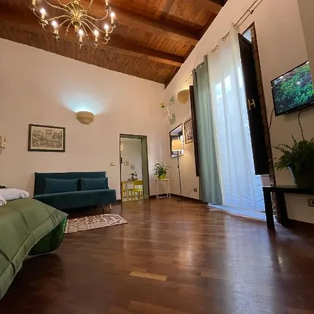 Charming House In The Historic Center Of شقة