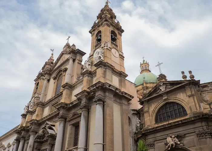 Charming House In The Historic Center Of * Palermo